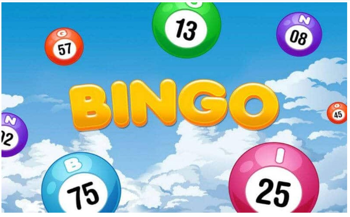 Bingoballer i luften med ordet Bingo